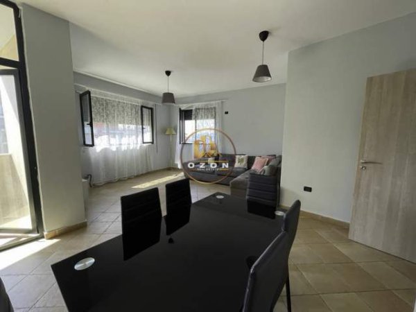 Tirane, jap me qera apartament Kati 2, 110 m² 400 Euro (Fresku)