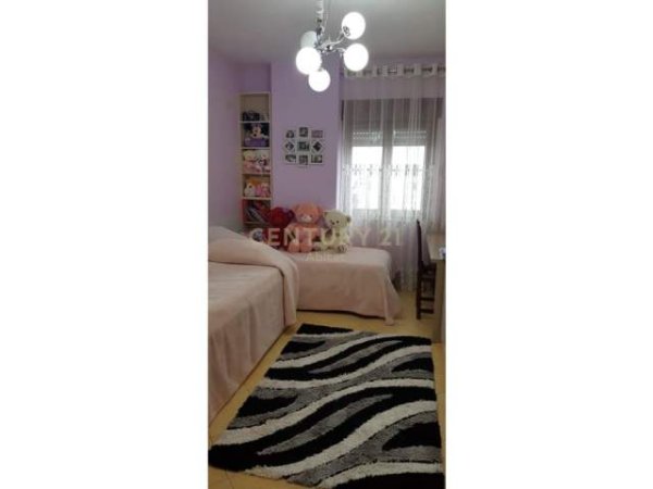 Tirane, jap me qera apartament 2+1+A+BLK Kati 12, 110 m² 800 Euro (Sheshi Skenderbej)