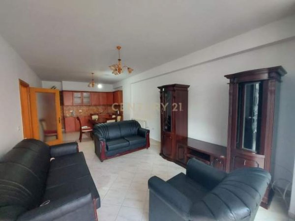 Tirane, jepet me qera apartament 1+1+BLK Kati 4, 120 m² 420 Euro (Komuna e Parisit)