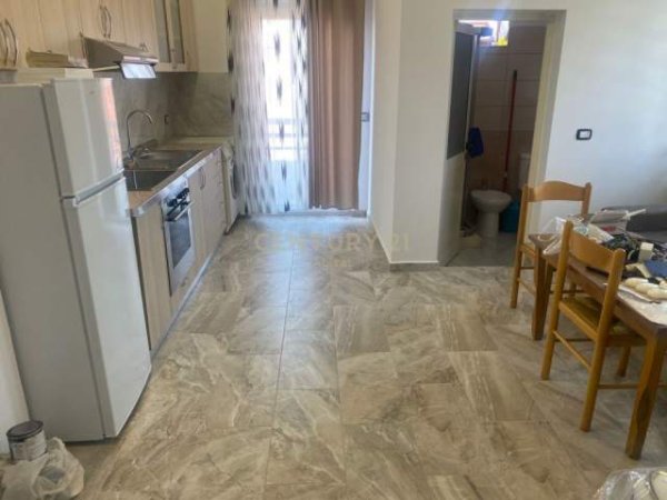 Tirane, jap me qera garsonier 1+1 Kati 2, 32 m² 200 Euro (Niko Avrami)