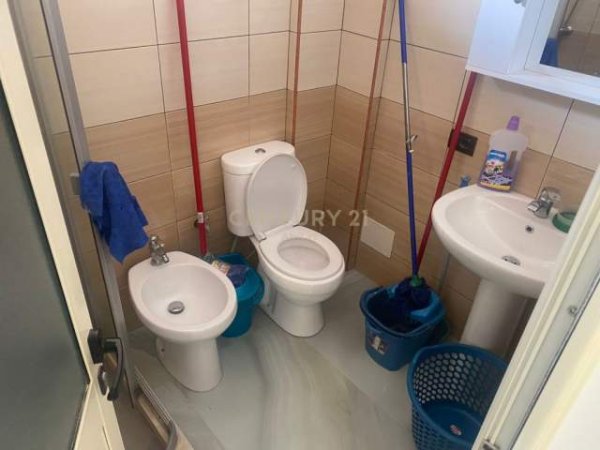 Tirane, jap me qera garsonier 1+1 Kati 2, 32 m² 200 Euro (Niko Avrami)