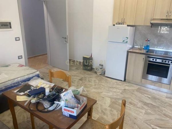 Tirane, jap me qera garsonier 1+1 Kati 2, 32 m² 200 Euro (Niko Avrami)