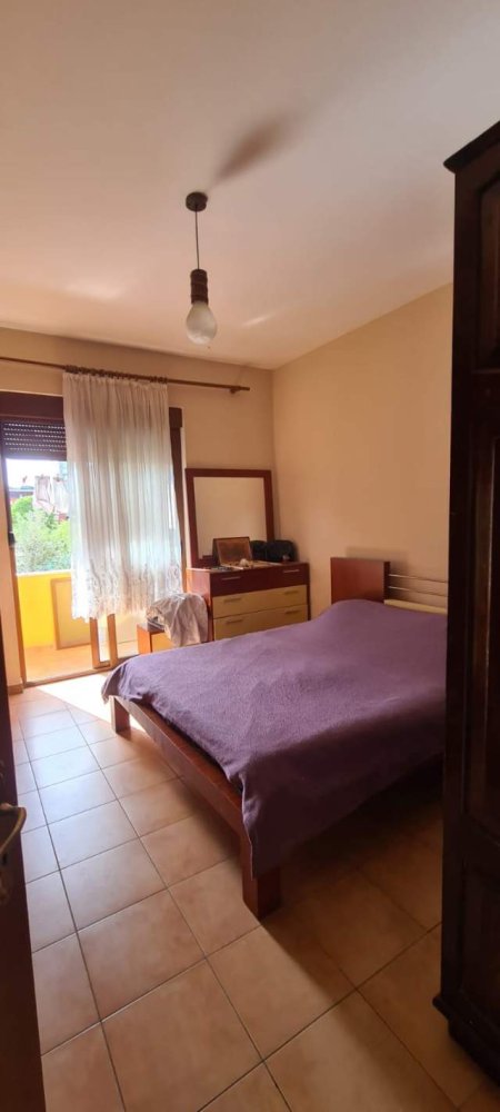 Tirane, jepet me qera Vile 3+1+A+BLK Kati 0, 190 m² 2.000 Euro (Komuna e Parisit)