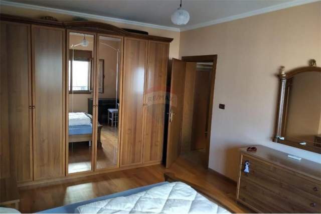 Tirane, jepet me qera apartament 1+1 Kati 5, 68 m² 450 Euro