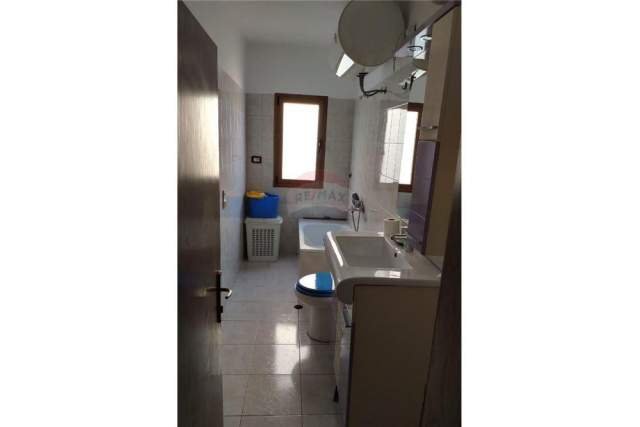 Tirane, jepet me qera apartament 1+1 Kati 5, 68 m² 450 Euro