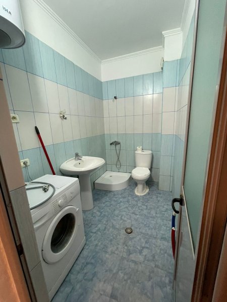 Jepet me qera Apartamenti 2+1 - Yzberisht