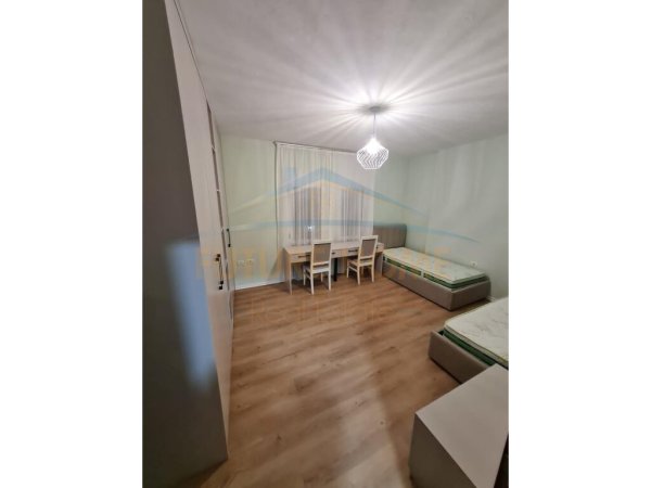 Qera, Apartament 2+1 ,Rruga e Kavajës,Tiranë