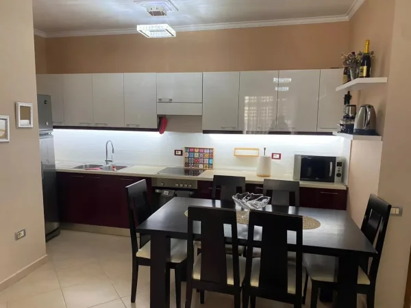 Jepet me Qera Apartament 2+2wc+2blk te Bulevardi Zogu I Pare