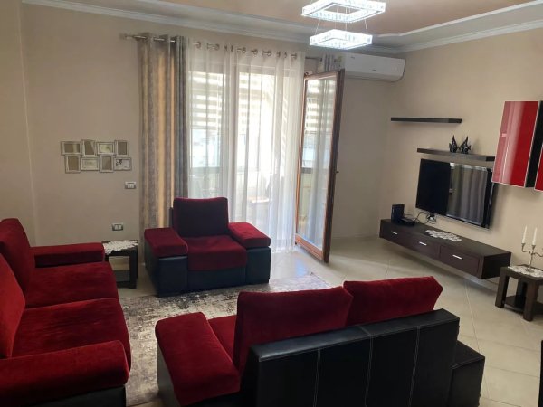 Jepet me Qera Apartament 2+2wc+2blk te Bulevardi Zogu I Pare