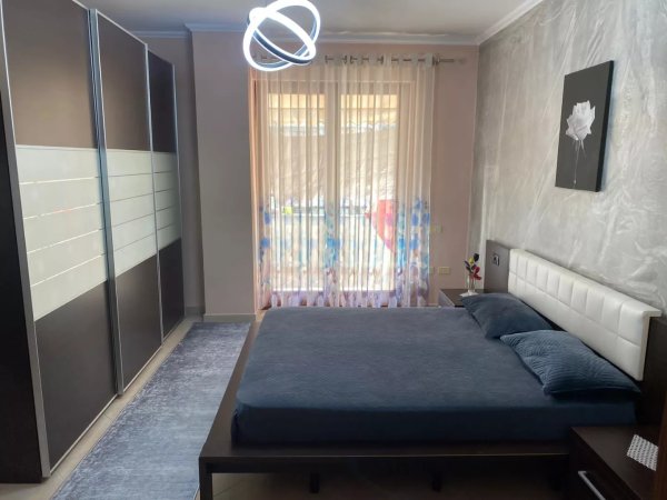 Jepet me Qera Apartament 2+2wc+2blk te Bulevardi Zogu I Pare