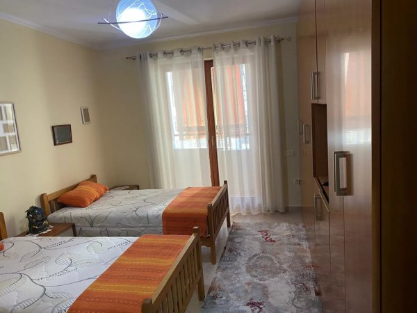 Jepet me Qera Apartament 2+2wc+2blk te Bulevardi Zogu I Pare