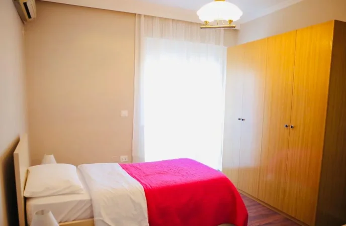 JEPET ME QERA APARTAMENT 3+1 800 EURO KOMUNA E PARISIT