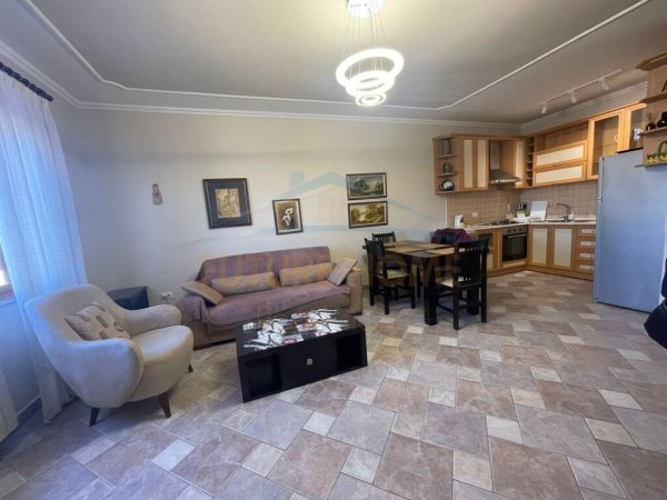 Tirane, jepet me qera apartament 2+1+A+BLK Kati 2, 70 m² 550 Euro (Shkolla Baletit)