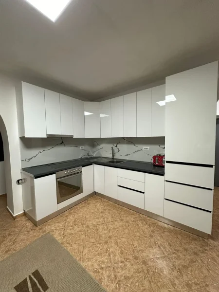 Apartament 2+1 me qera , Rruga e Durresit , 500 mije leke