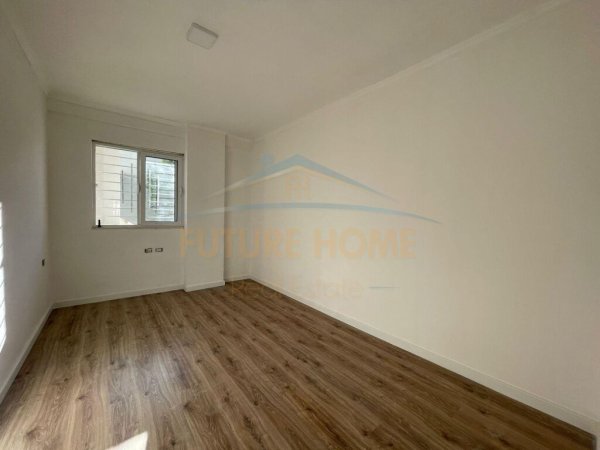 Shitet Apartament 1+1 Fresk , Tirane