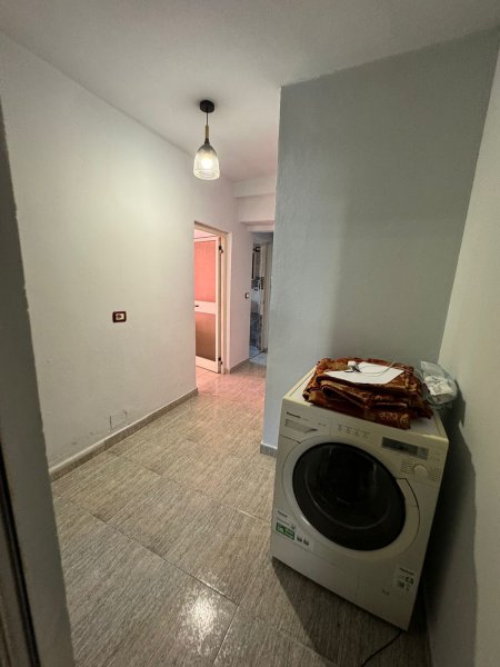 Apartament 2+1 me qera , Perballe ish ekspozites . 450 euro