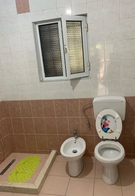 Apartament me qera 2+1+Post parkimi i perfshire ne cmim Don Bosko prane hotel ferrarri 380 mije leke