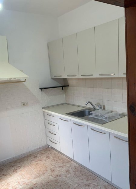 Apartament me qera 2+1+Post parkimi i perfshire ne cmim Don Bosko prane hotel ferrarri 380 mije leke