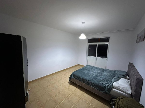 Jepet me qera apartament 2+1, fundi i rruges se Dibres, Rojani Nr:4