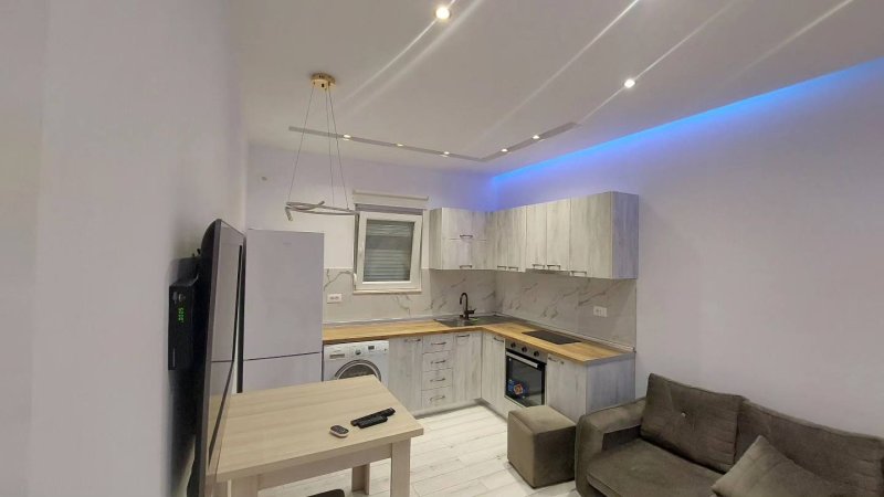 Jepet me qera super apartament 1+1, Rr:"Hoxha Tahsim", Bar Oslo