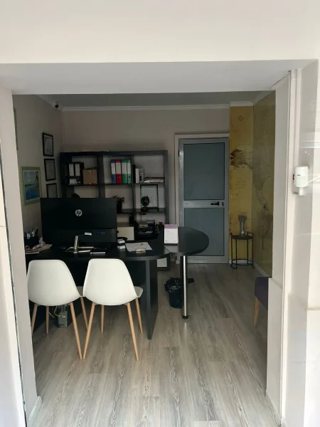 Dyqan me Qera (Ish Blloku)