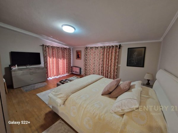 SHESIM PENTHOUSE 3+1+2 ME PAMJE NGA LIQENI I TIRANES