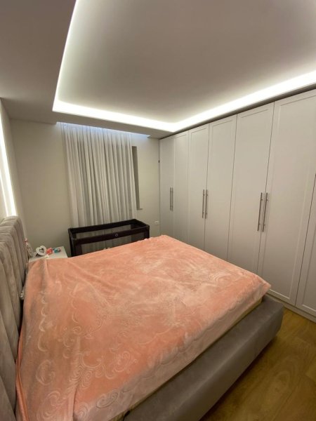 Shiten Apartamente 1+1 dhe 2+1 Shkolla e Kuqe (qender)