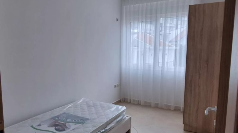 Jepet me Qera Apartament 2+1+BLK tek Liqeni i Thate