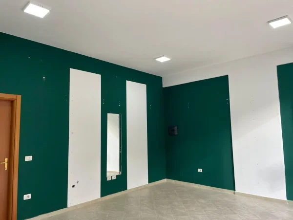 Tirane,Jepet me Qira ambient biznesi ,350 Euro (Don Bosko)