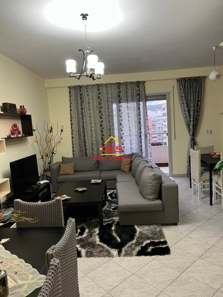 Vlore, jepet me qera apartament 1+1+BLK Kati 6, 79 m² 300 Euro (Transballkanike)