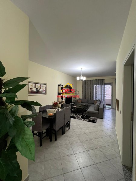 Vlore, jepet me qera apartament 1+1+BLK Kati 6, 79 m² 300 Euro (Transballkanike)