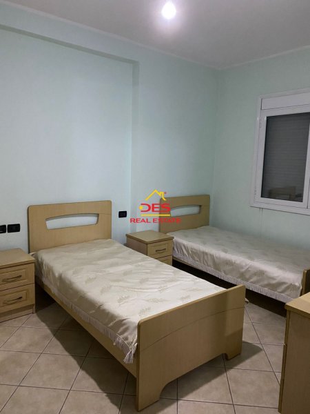 Vlore, jepet me qera apartament 2+1+BLK Kati 7, 90 m² 450 Euro (Rruga Kosova)