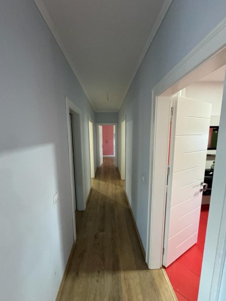 Shitet Apartament 3+1+2 ne Liqenin e Thate!