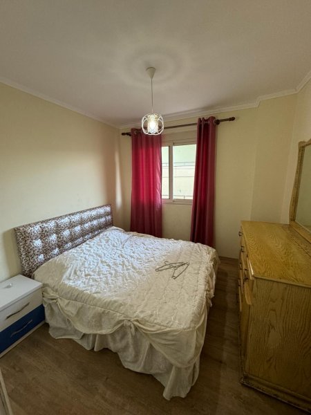 Shitet Apartament 3+1+2 ne Liqenin e Thate!