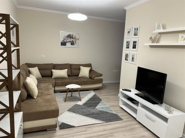 Apartament 1+1 me Qera, Rruga e Barrikadave