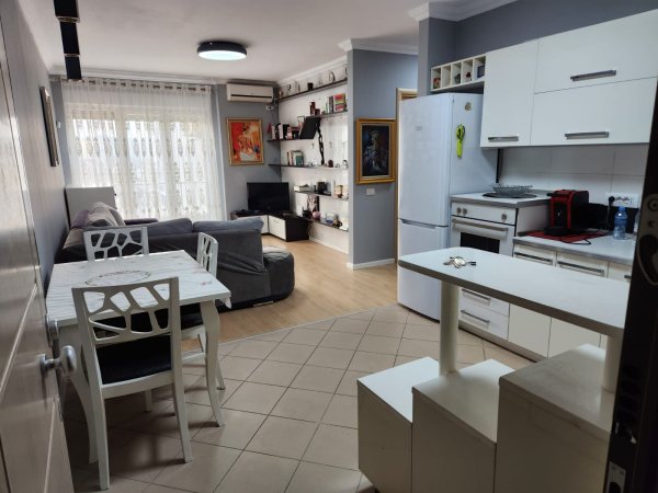 Apartament 2+1 për qera tek Kontakt 21. Tirane