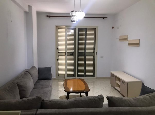 Jepet me qera apartament 2+1  Fresk ,Pallatet e Tom Doshit , 30.000Leke te reja