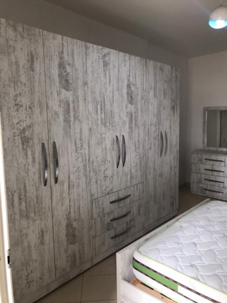 Jepet me qera apartament 2+1  Fresk ,Pallatet e Tom Doshit , 30.000Leke te reja