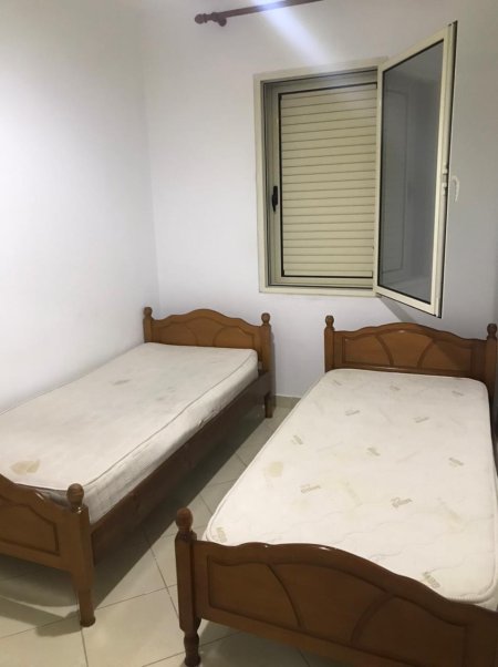 Jepet me qera apartament 2+1  Fresk ,Pallatet e Tom Doshit , 30.000Leke te reja