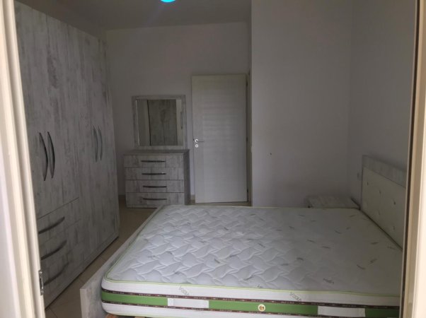 Jepet me qera apartament 2+1  Fresk ,Pallatet e Tom Doshit , 30.000Leke te reja