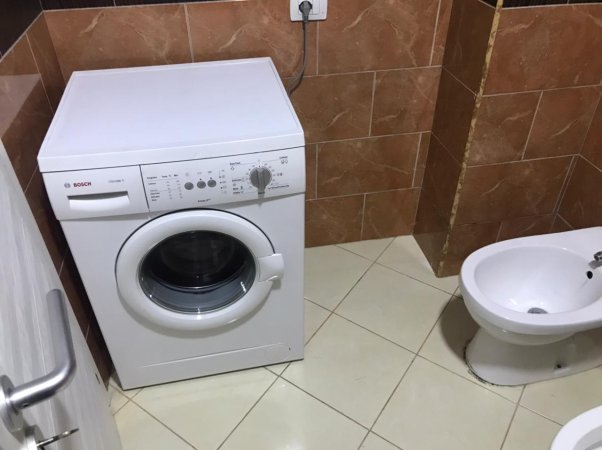 Jepet me qera apartament 2+1  Fresk ,Pallatet e Tom Doshit , 30.000Leke te reja