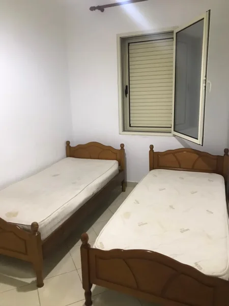 Jepet me qera apartamenti 2+1 300 mije leke , Kompleksi i Tom Doshit.