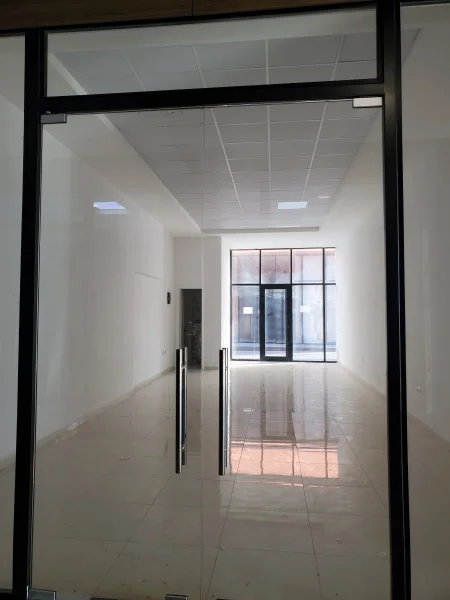 Dyqan me qira në Kamëz