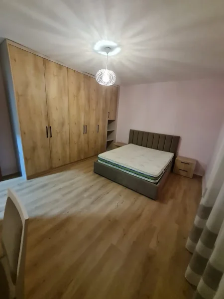 JEPET ME QERA APARTAMENT 2+1 550 EURO RRUGA E KAVAJES