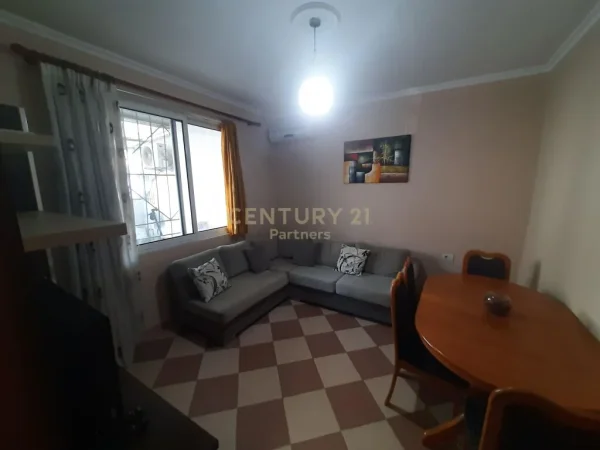 Apartament 2+1 me qira prane ish parkut!