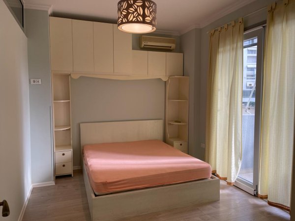 Apartament 2+1 me qera tek Liqeni i Thate (Rr. Kosovareve) 800 euro