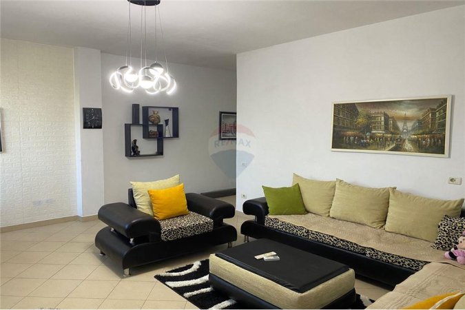 JEPET ME QIRA apartament 2+1 TEK KOPSHTI ZOOLOGJIK