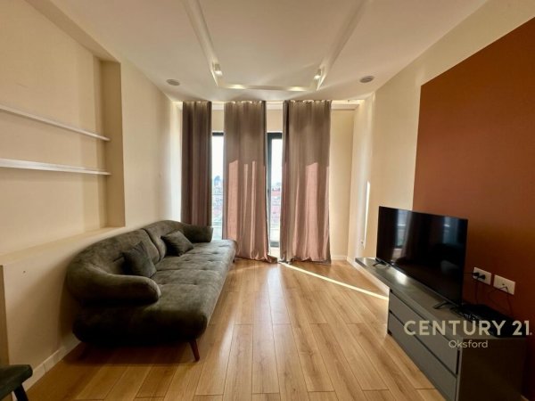 JEPET ME QIRA APARTAMENT 1+1 + POST PARKIMI TE SHKOLLA KUQE