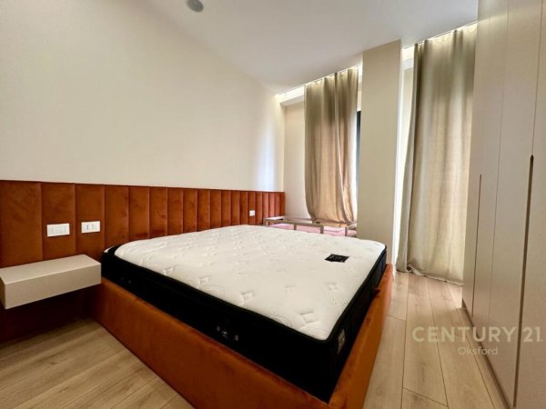 JEPET ME QIRA APARTAMENT 1+1 + POST PARKIMI TE SHKOLLA KUQE