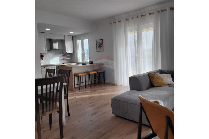 Jepet apartament 2+1 te Blloku i Ambasadave, 800 Euro